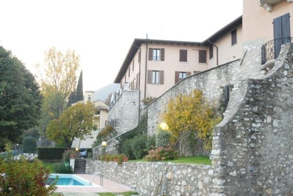 Appartamento in ex-convento vista lago 1