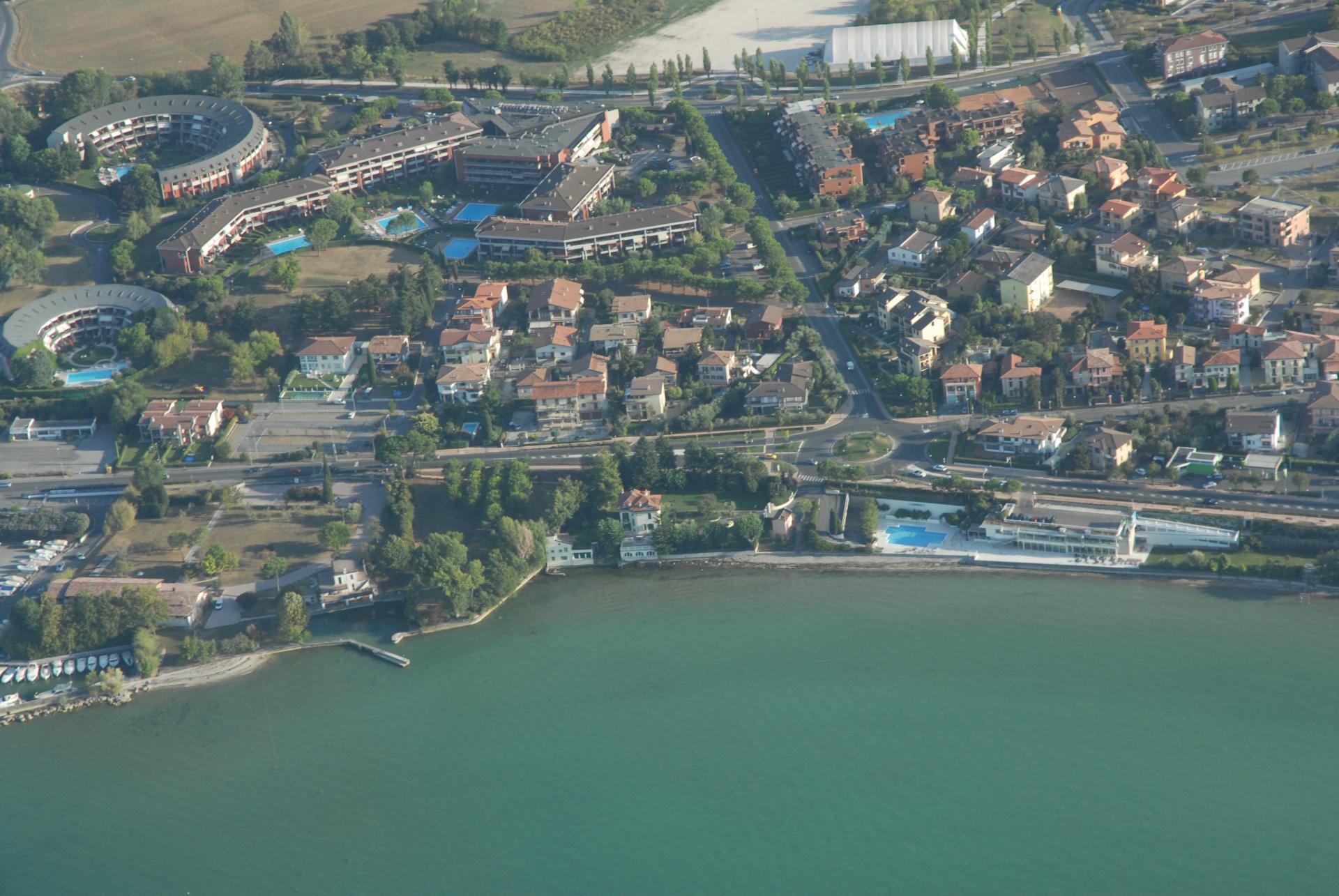 Splendida villa a lago 10