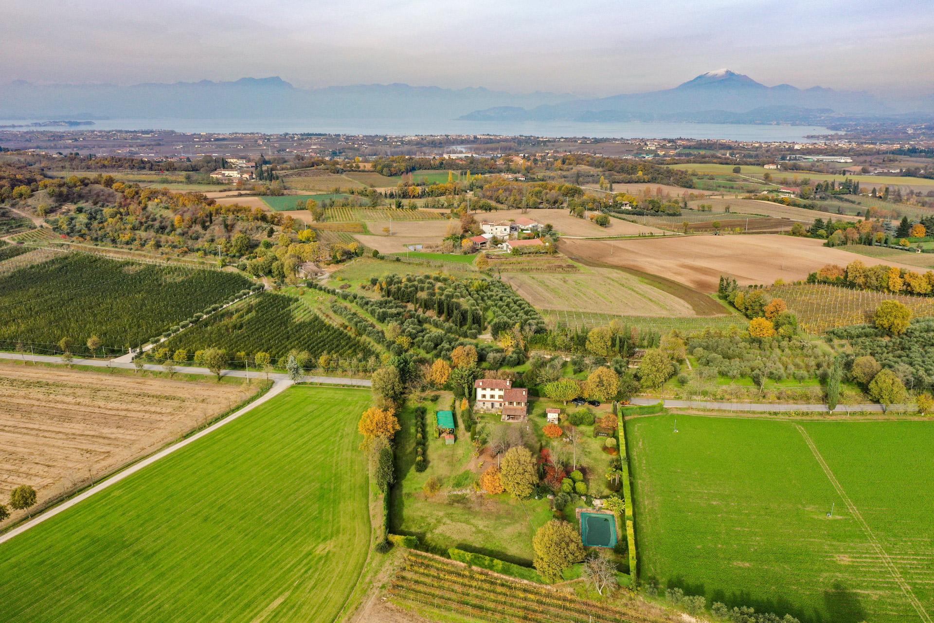 Rustico, casale romantico,  nelle colline di Ponti sul Mincio, vendesi