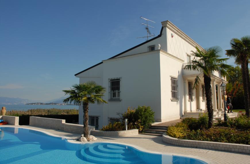 Splendida villa a lago 8